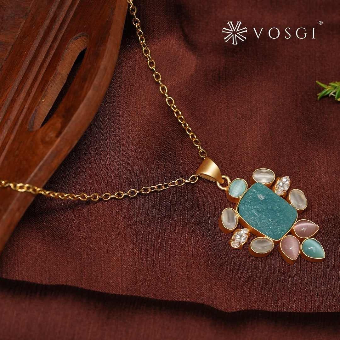 NECKLACE WITH PENDANT