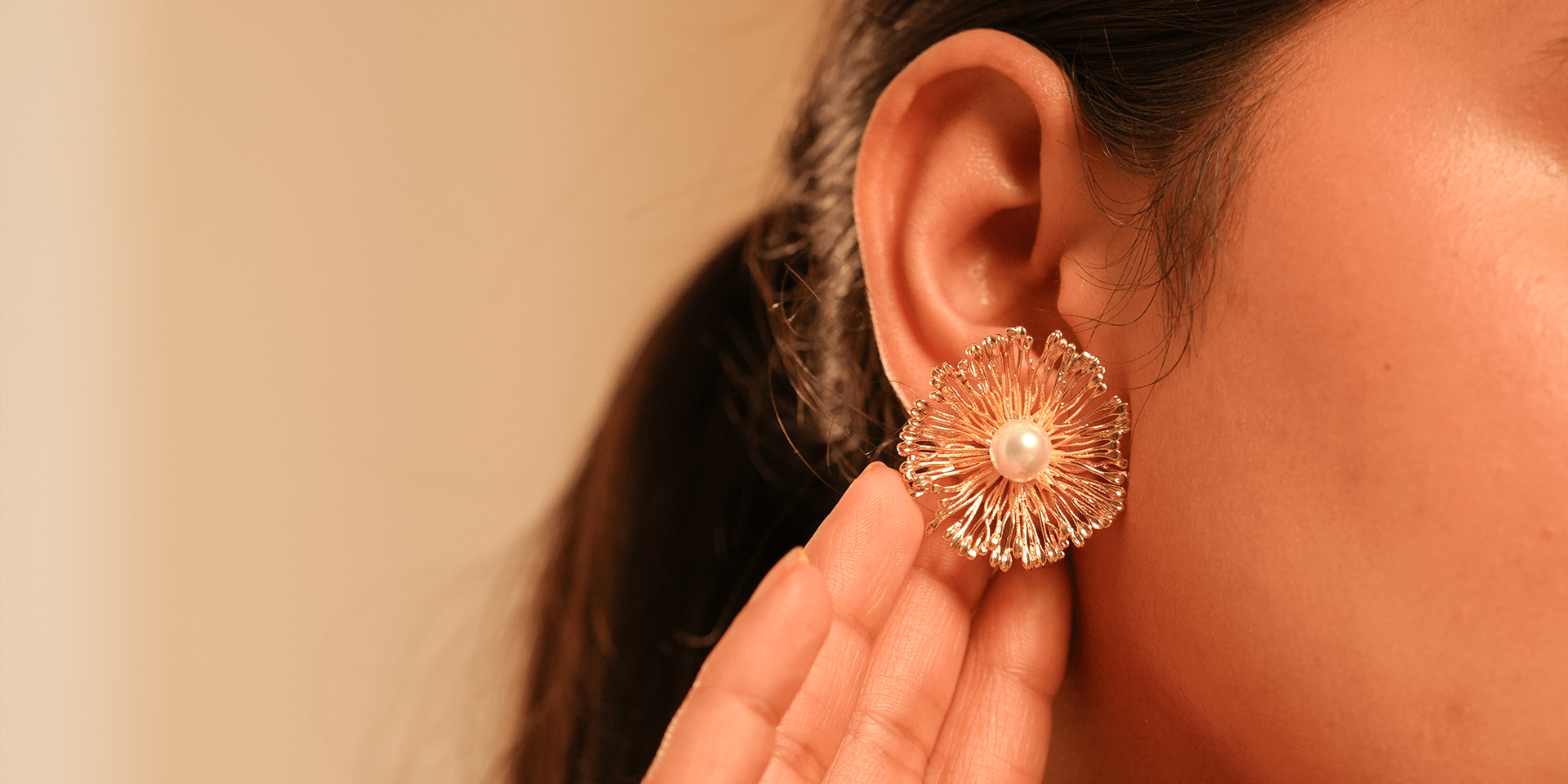 FLOWER STUD FOR WOMEN