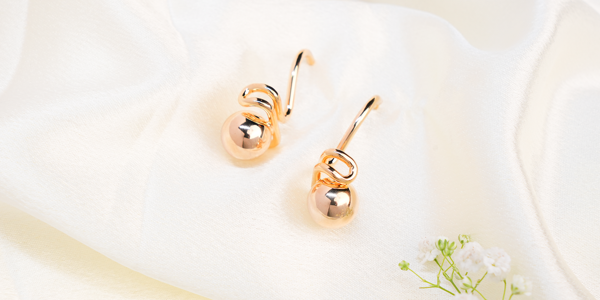 Imitation jewellery for women