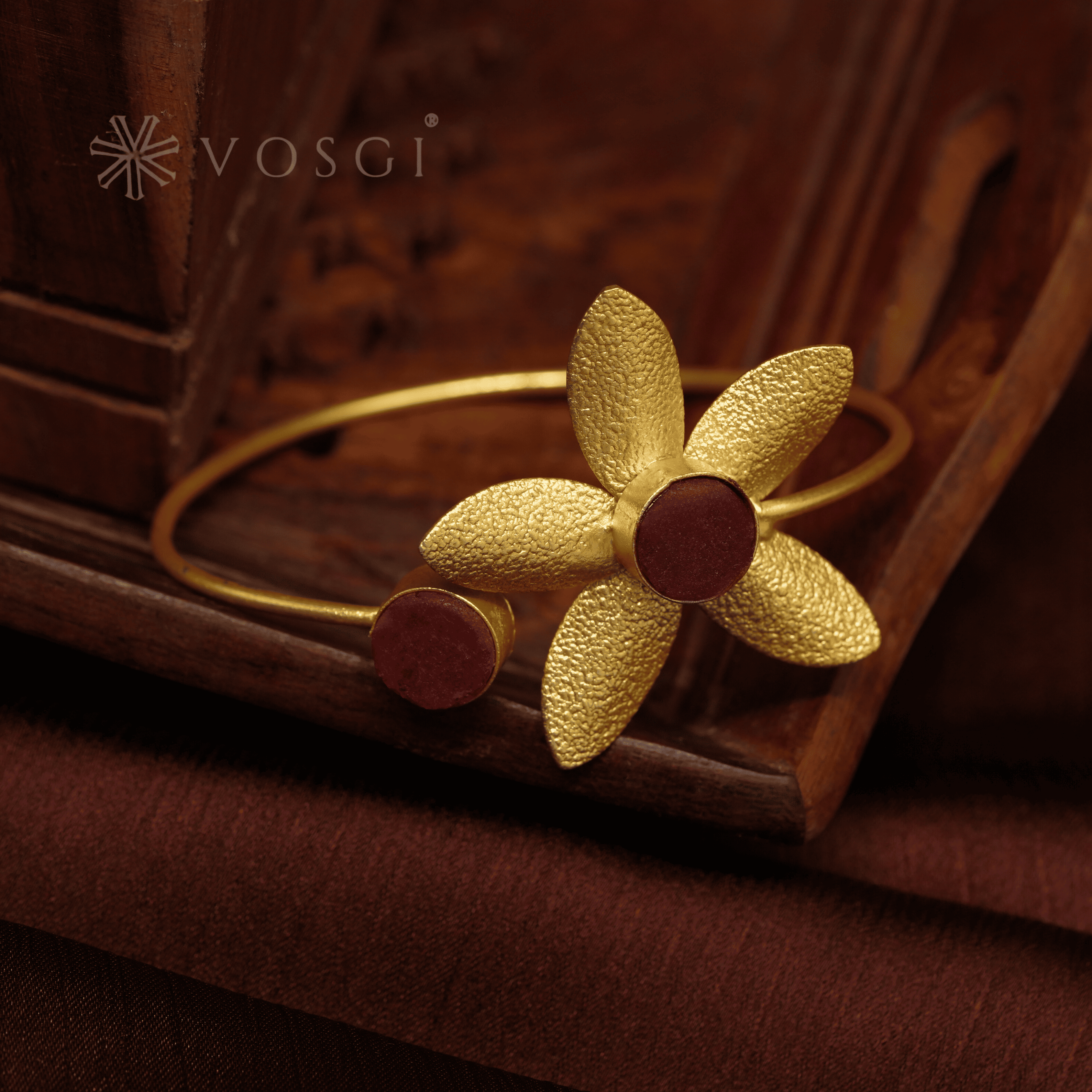 MINIMALIST GOLD BRACLET